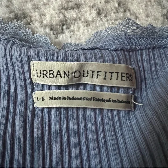 UO Brielle Button-Front Tank Top - Picture 3 of 10